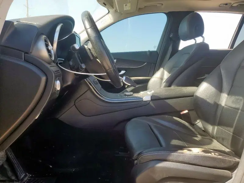 2017 MERCEDES-BENZ GLC 300