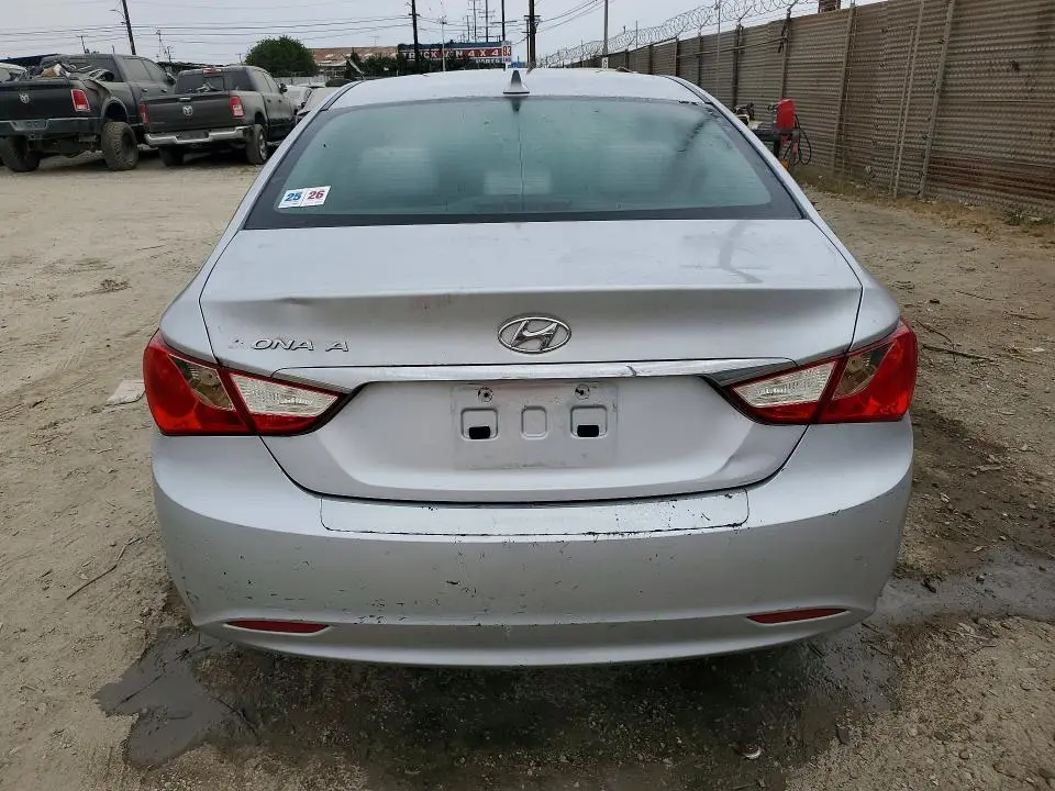 2011 HYUNDAI SONATA GLS  