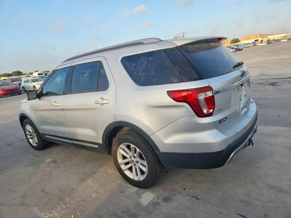 2017 FORD EXPLORER XLT  