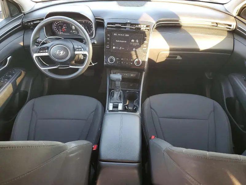 2023 HYUNDAI TUCSON SE  