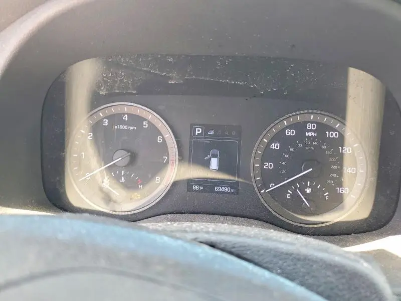2018 HYUNDAI TUCSON SE  