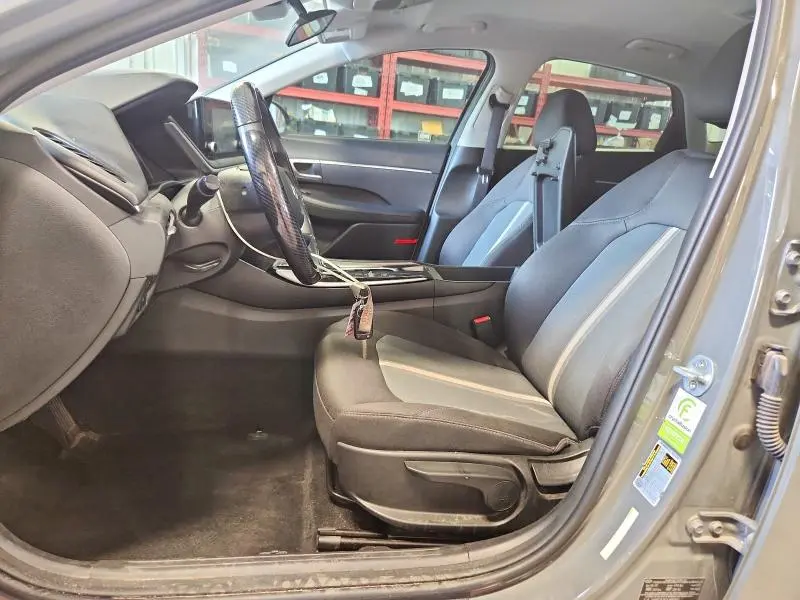 2020 HYUNDAI SONATA SE  