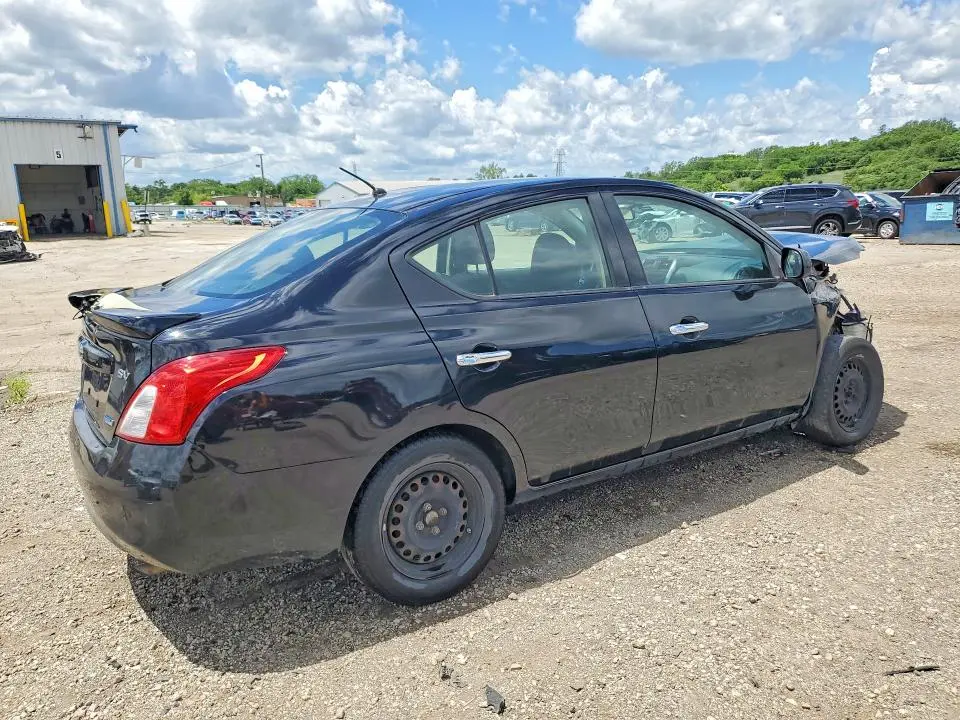 2014 NISSAN VERSA 1.6 SV  