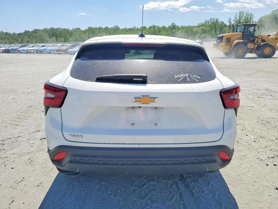 2025 CHEVROLET TRAX LS  