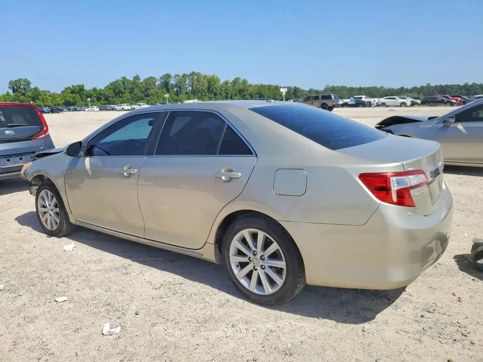 2013 TOYOTA CAMRY XLE  