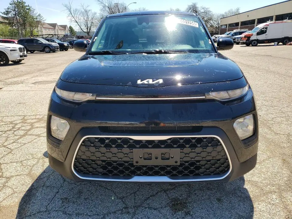 2022 KIA SOUL LX  