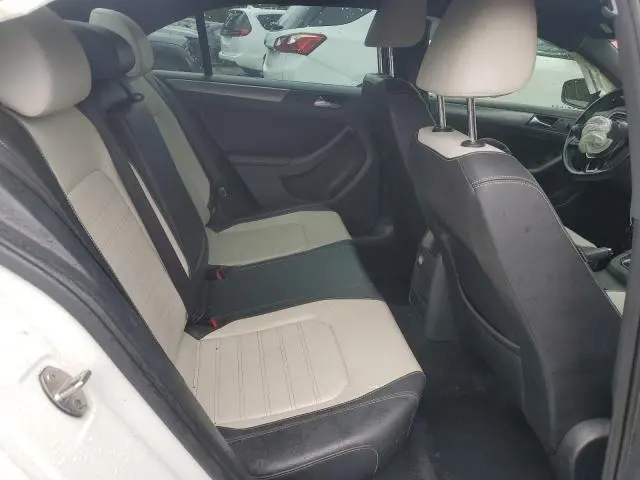 2016 VOLKSWAGEN JETTA SPORT  