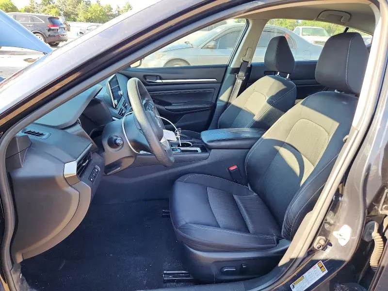 2021 NISSAN ALTIMA SV  
