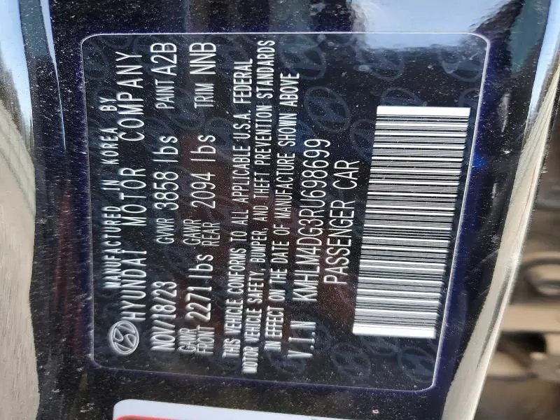 2024 HYUNDAI ELANTRA 4D   