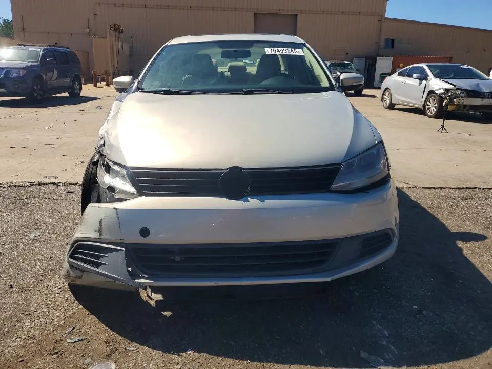 2012 VOLKSWAGEN JETTA SE  