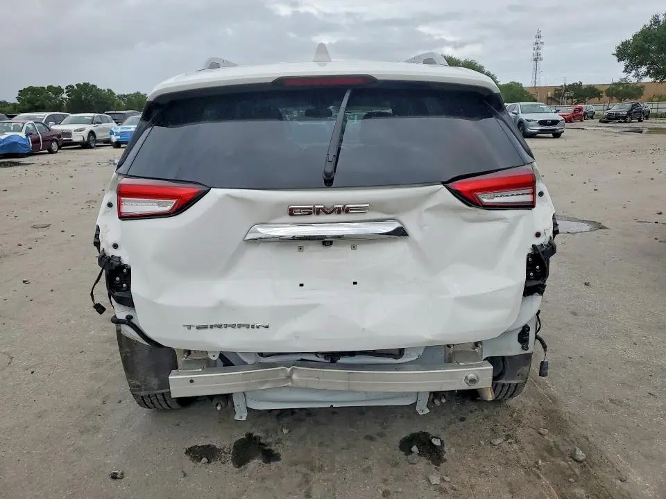2023 GMC TERRAIN SLT  