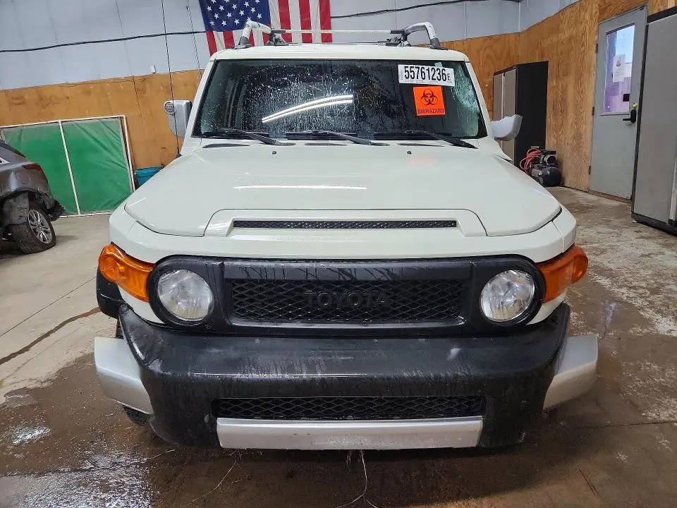 2014 TOYOTA FJ CRUISER BASE  