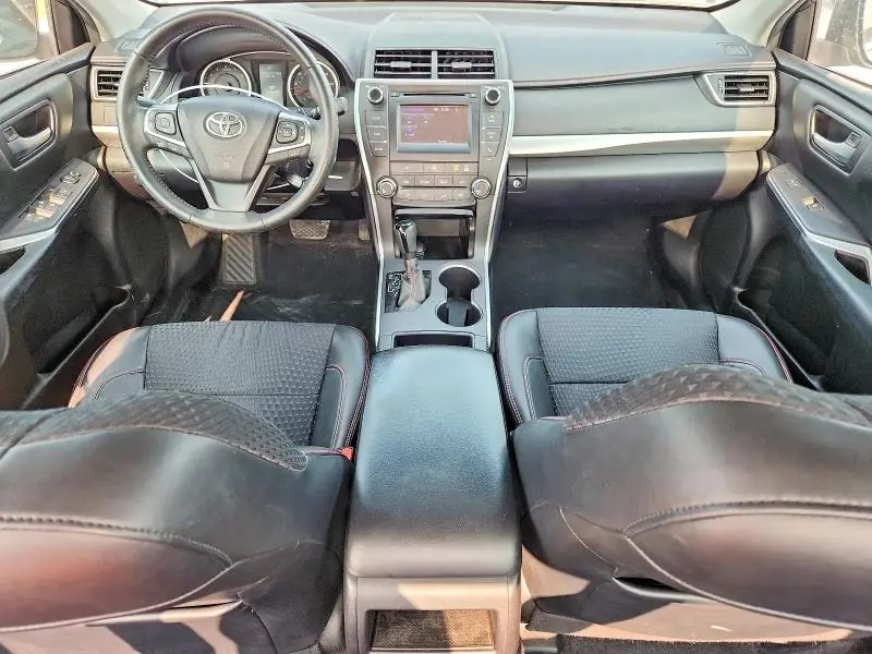 2015 TOYOTA CAMRY SE  