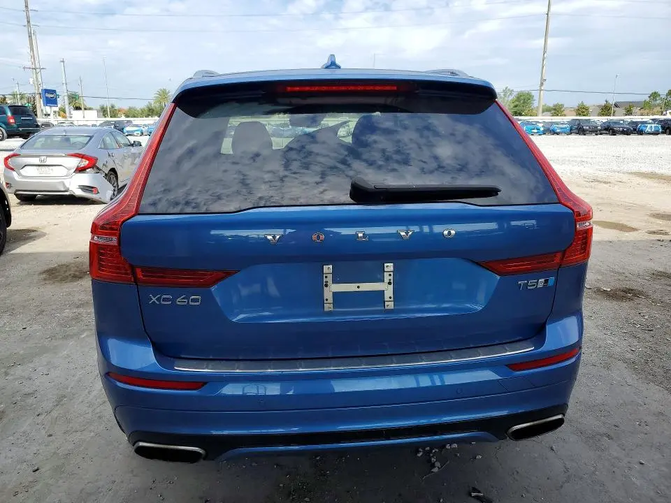 2018 VOLVO XC60 T5 R-DESIGN  