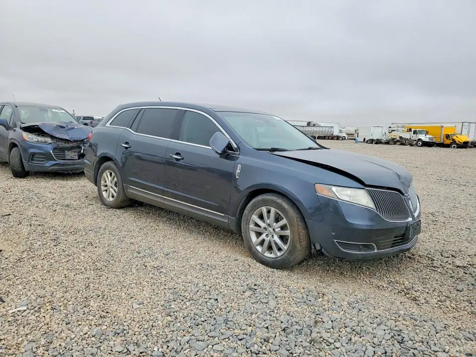 2013 LINCOLN MKT   