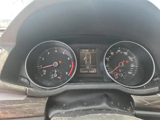 2016 VOLKSWAGEN PASSAT SE  