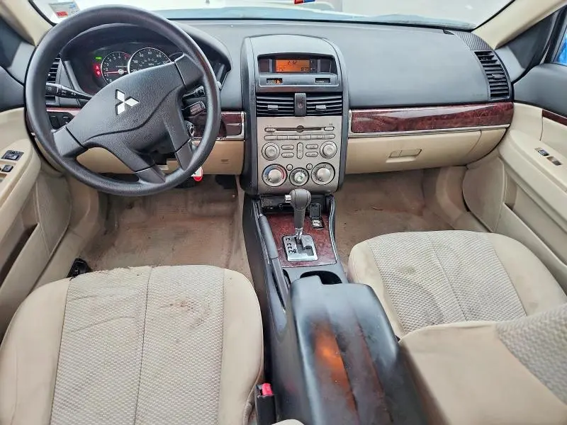 2011 MITSUBISHI GALANT   