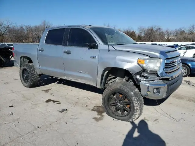 2017 TOYOTA TUNDRA CREWMAX SR5  