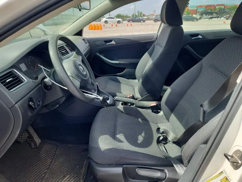 2011 VOLKSWAGEN JETTA BASE  