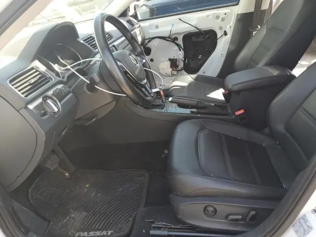 2018 VOLKSWAGEN PASSAT SE