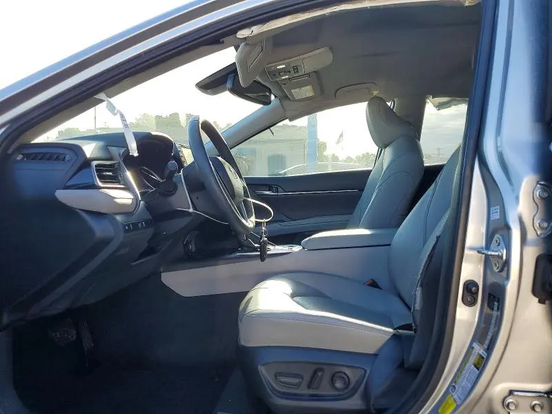 2023 TOYOTA CAMRY XLE  