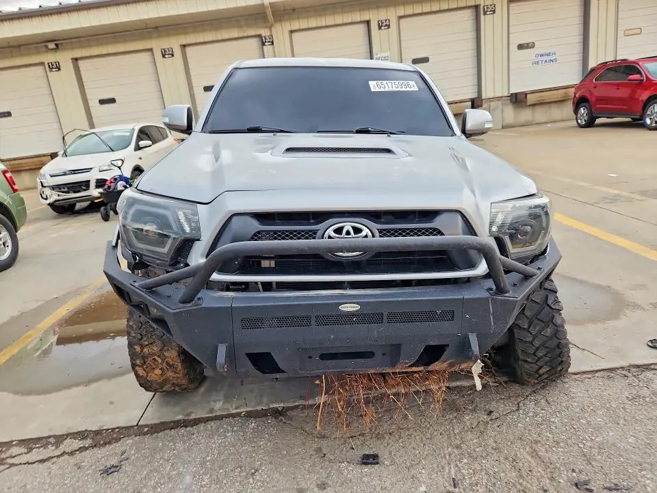2015 TOYOTA TACOMA V6  