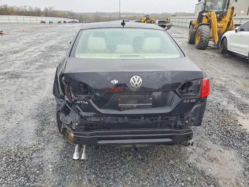 2013 VOLKSWAGEN JETTA SE  