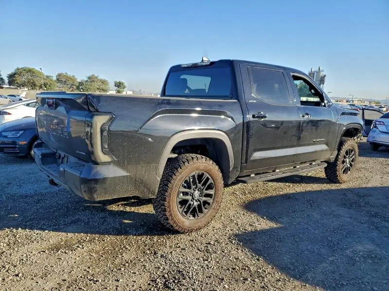2025 TOYOTA TUNDRA CREWMAX LIMITED  
