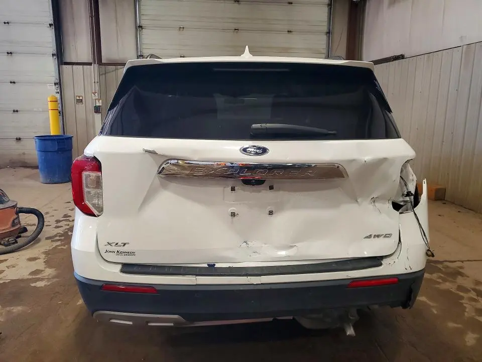 2021 FORD EXPLORER XLT  