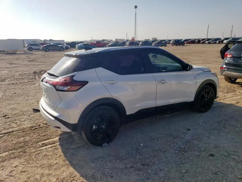 2024 NISSAN KICKS SV  