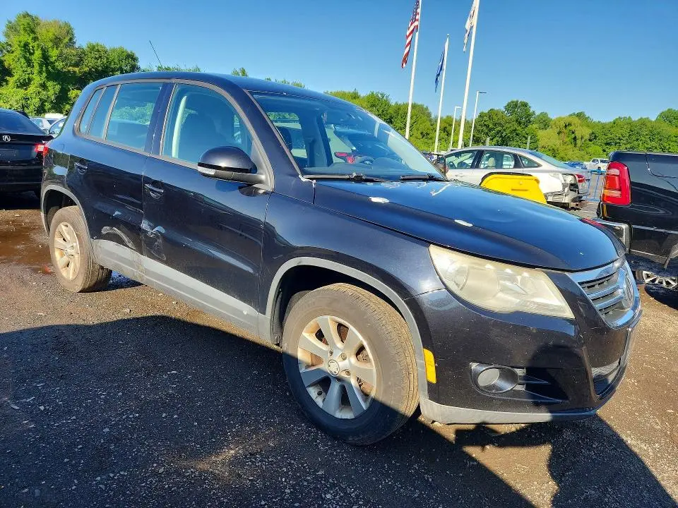 2010 VOLKSWAGEN TIGUAN S  