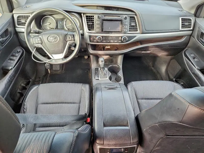 2014 TOYOTA HIGHLANDER LE  