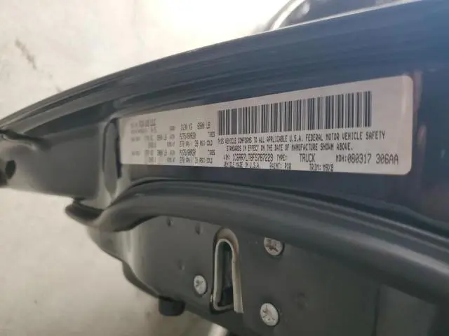 2015 RAM 1500 SLT  