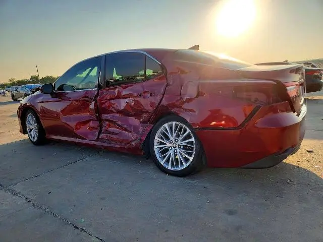 2020 TOYOTA CAMRY XLE  