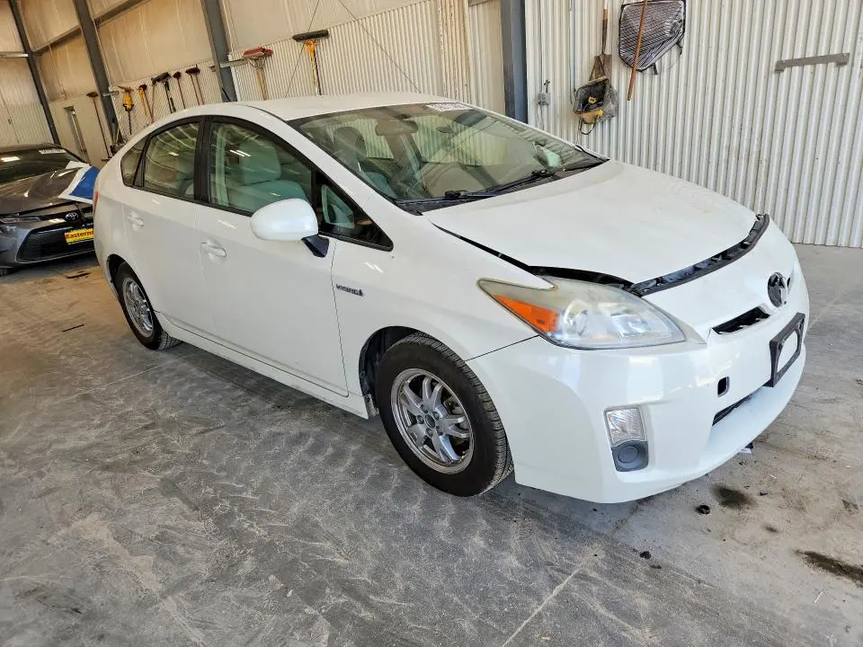2011 TOYOTA PRIUS THREE  