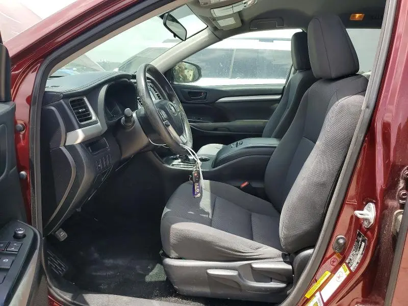 2016 TOYOTA HIGHLANDER LE  