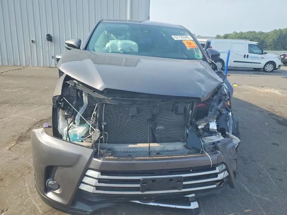 2019 TOYOTA HIGHLANDER LE PLUS  