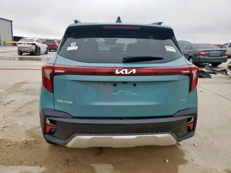 2024 KIA SELTOS EX  