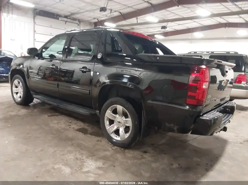 2013 CHEVROLET AVALANCHE LS