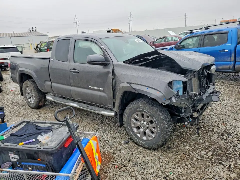 2018 TOYOTA TACOMA SR5 V6  