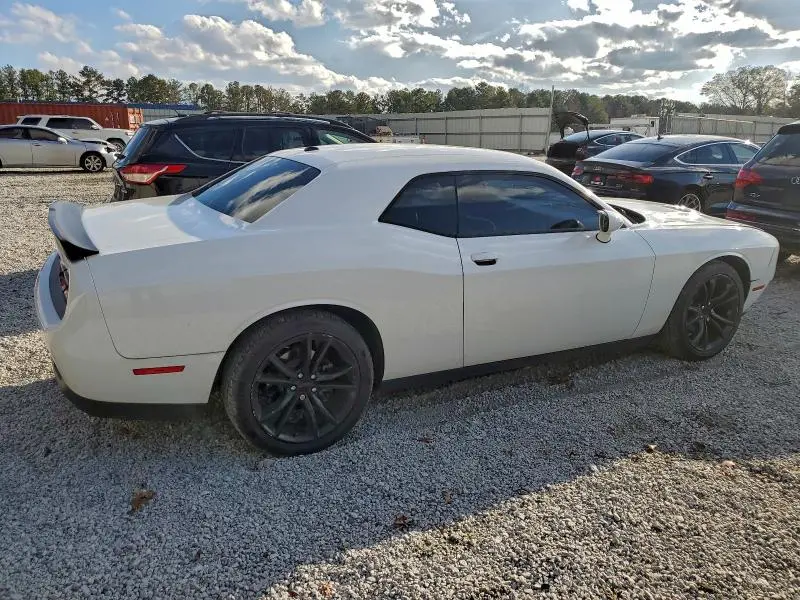 2016 DODGE CHALLENGER SXT  