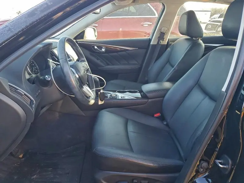 2018 INFINITI Q50 LUXE  