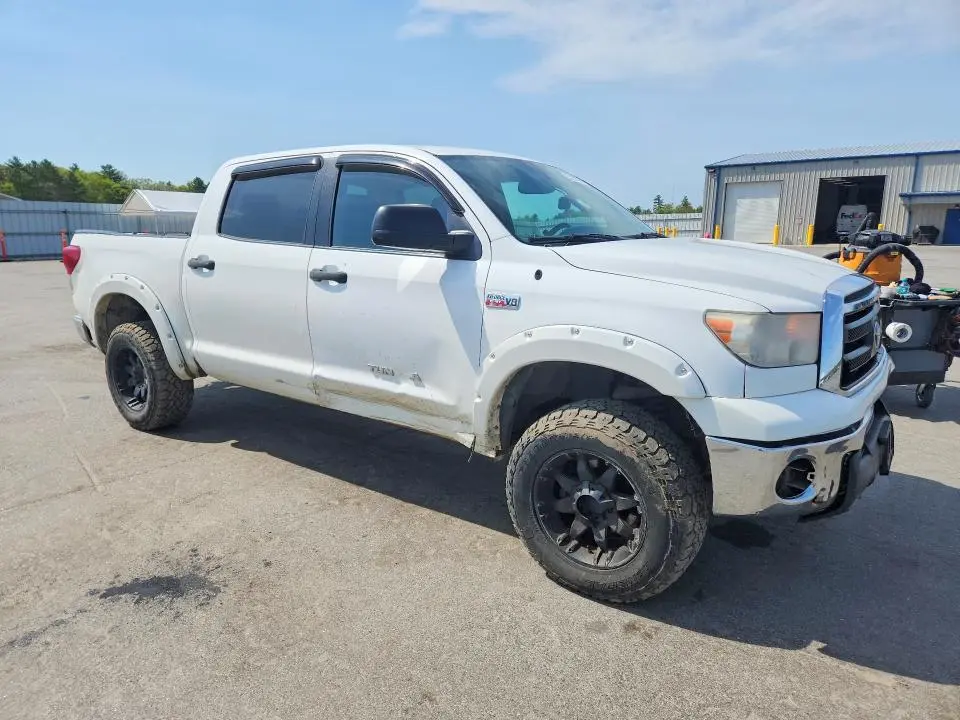 2013 TOYOTA TUNDRA CREWMAX SR5  