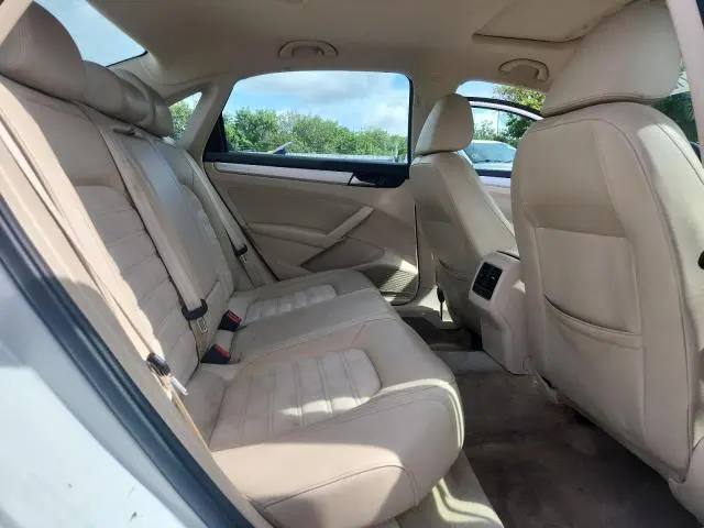 2013 VOLKSWAGEN PASSAT SEL  