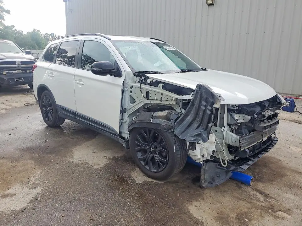 2018 MITSUBISHI OUTLANDER SE  