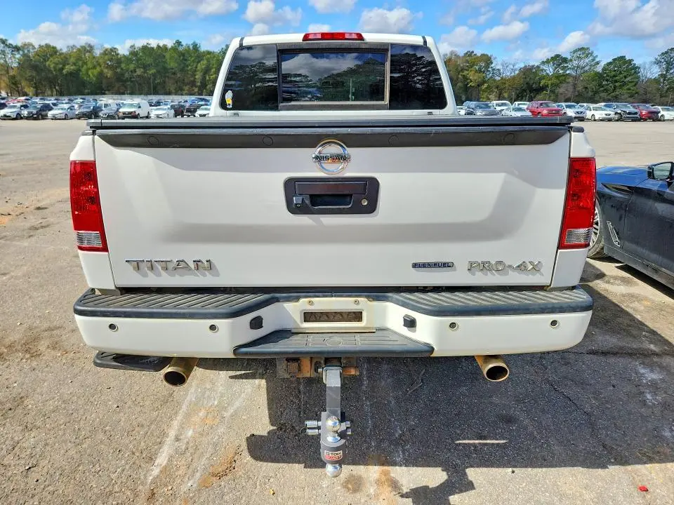 2015 NISSAN TITAN S  