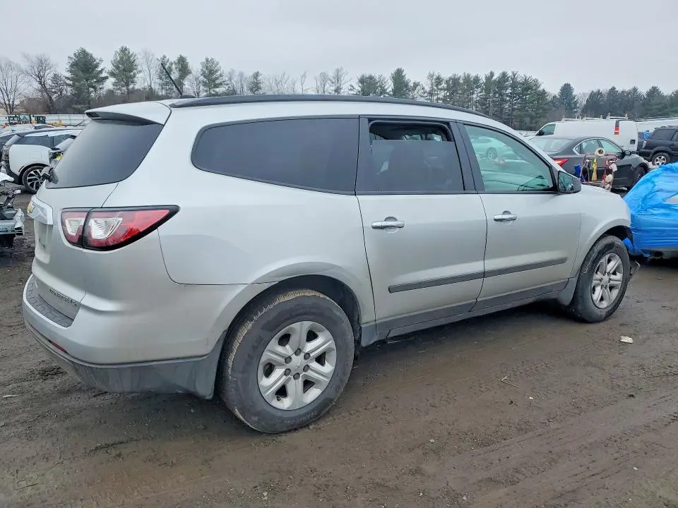 2015 CHEVROLET TRAVERSE LS  
