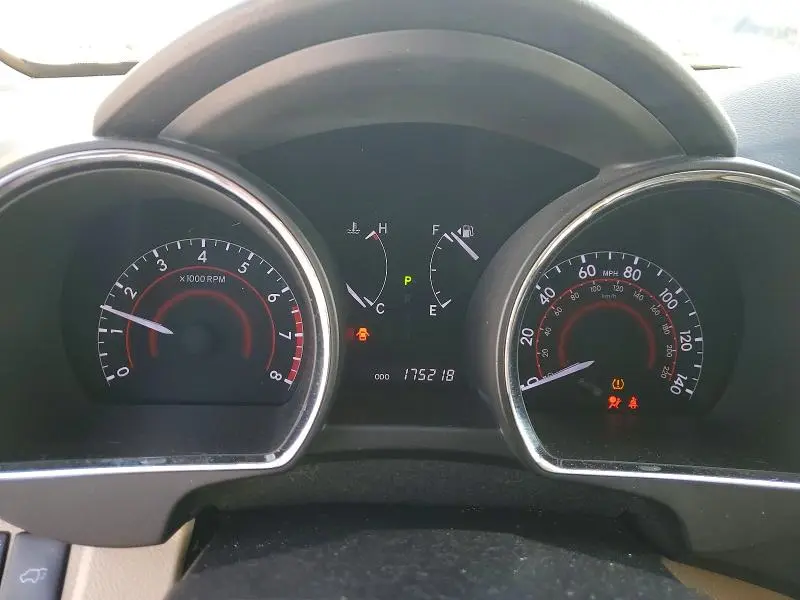 2013 TOYOTA HIGHLANDER SE  