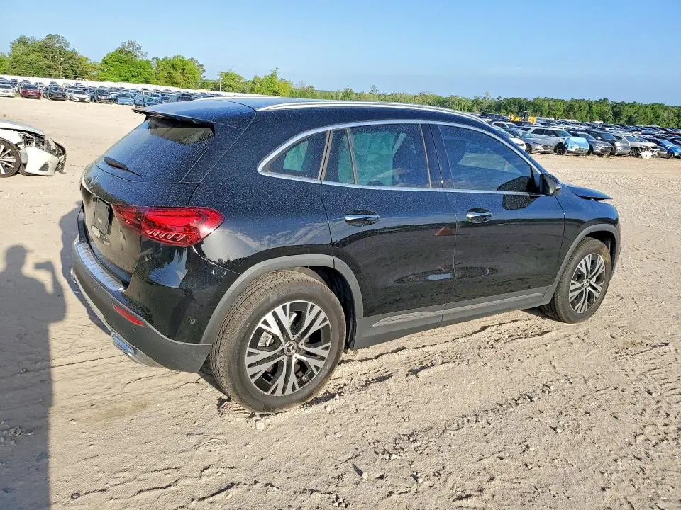 2025 MERCEDES-BENZ GLA 250  