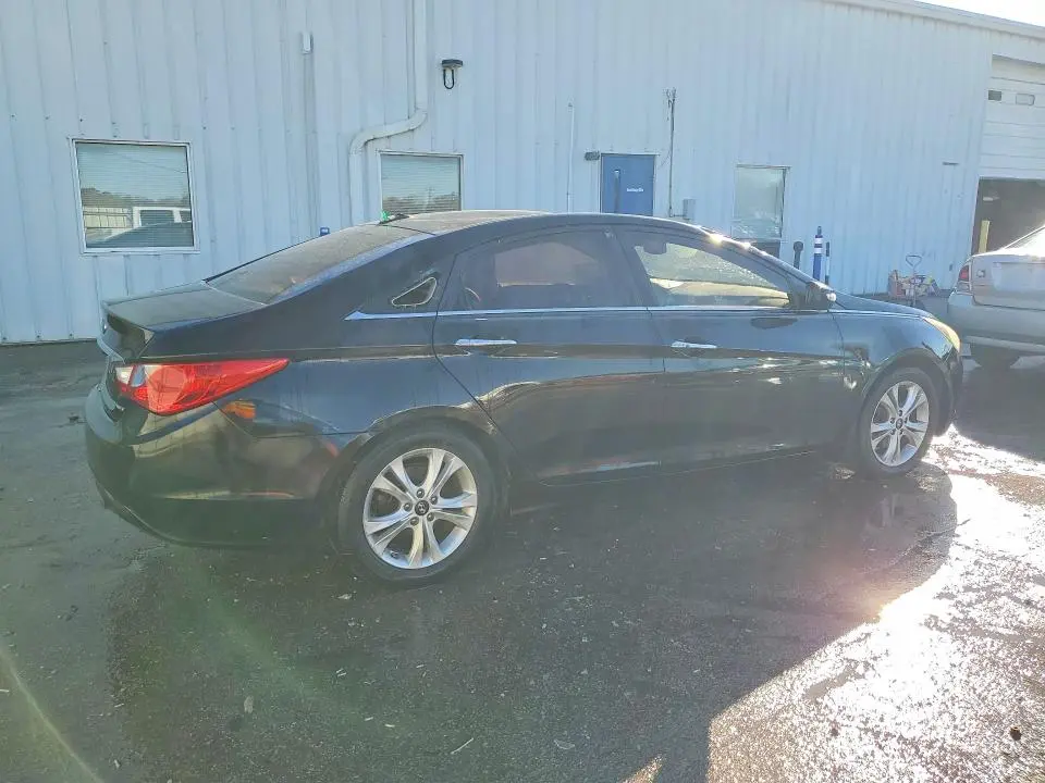 2013 HYUNDAI SONATA SE  